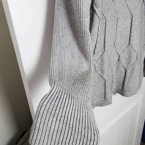 Belldini Heather Gray Turtleneck Long sleeve Women's  Sweater Size M - Picture 5 of 7